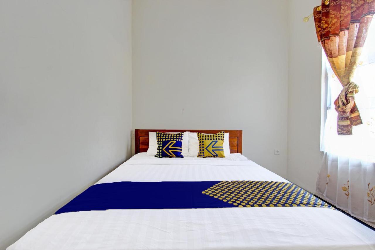 Spot On 91709 Aster Hotel Syariah Karanganyar  Exterior photo