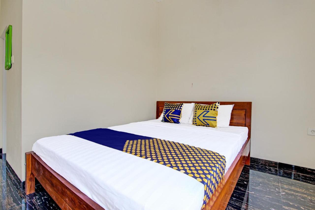 Spot On 91709 Aster Hotel Syariah Karanganyar  Exterior photo