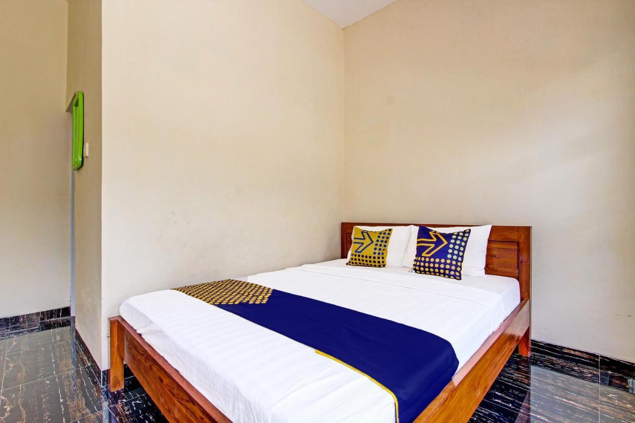 Spot On 91709 Aster Hotel Syariah Karanganyar  Exterior photo